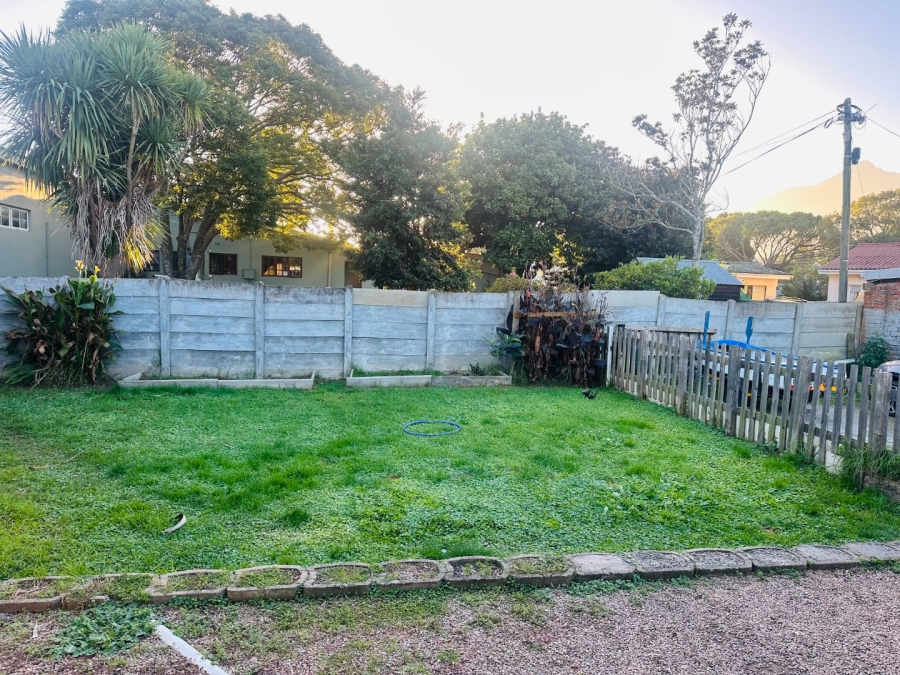 To Let 3 Bedroom Property for Rent in Loerie Park Western Cape